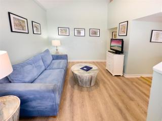 Orange Blossom Suite Conch Republic Cottage - 1