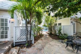 Sunset Suite Colony - 8