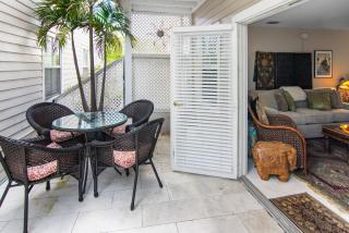 Duval Square Retreat - 4