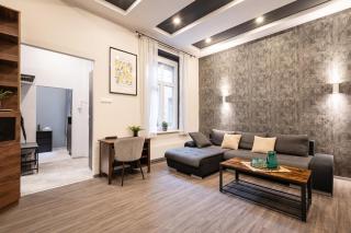 Whimsical Wood Apartment - Budapest - 0