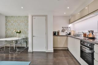 2 Bedroom Self-Contained Flat - 2 beds, 2 baths - - 5