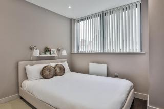 2 Bedroom Self-Contained Flat - 2 beds, 2 baths - - 4