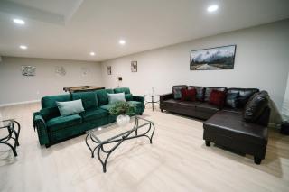 Spacious 5BR 3BA Free Parking Minutes to DC with Pool - 5