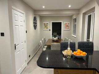 6 Bedroom Luxury Home - Olton - 4