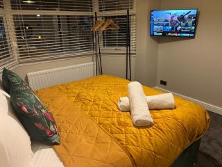 6 Bedroom Luxury Home - Olton - 2