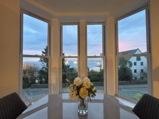Porthminster View Luxury Sea Views Balcony, Parking, Pool, Spa & Gym - 4