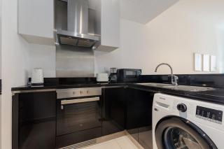 Sea View, Easy Access, Close to All Amenities - 4