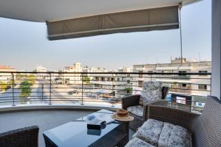 Spacious Modern 3bd Apt In Prestigious Engomi - Ayios Dhometios - 0