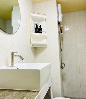 Impact Arena Condo TwoTone By GoodRoom24 - 8