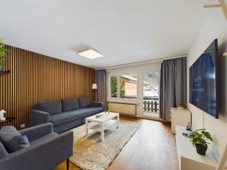 Pure Comfort! Entire Apartment with Abundant Space near Zermatt with parking! - Täsch - 0