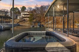 The Glass Haven No wake Cove Hot Tub Fire Pit - Osage Beach - 8