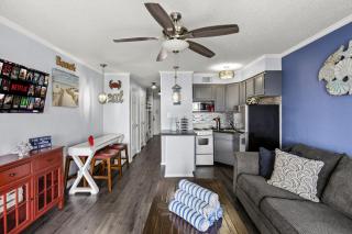 Hot tub Heated Pool Balcony Near Beach Balcony - Galveston - 2