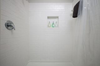 Cozy 1BR Haven w Pool, Gym, Steps from Riverwalk - 0