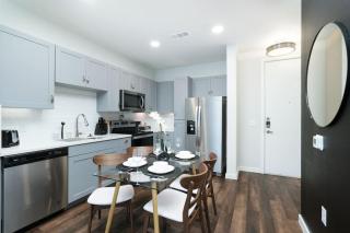 Chic 1BR w Gym & Parking Near Rvrwalk & Dome - San Antonio - 5