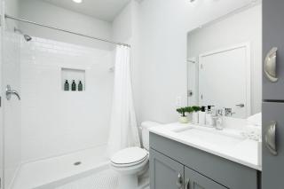 Chic 1BR w Gym & Parking Near Rvrwalk & Dome - 3