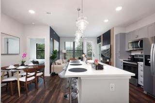 Modern 2BR Retreat-w Prkng,Near Rvrwlk & Conv Ctr - San Antonio - 7