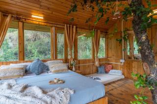 Magnificent Treehouse Valley View By Bastiat Stays - 9