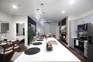 Chic 2BR-w Parking, Near Rvrwalk, Dome & Conv Ctr - San Antonio - 7