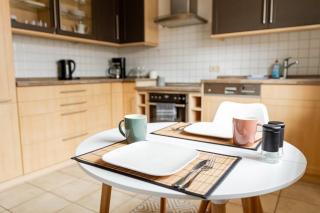 Ruhige Lage, nah am Klinikum & Einkaufsmöglichkeiten - 4