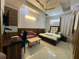 The Grand Palace Rooms And Banquets - 1