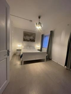 Cosy Ground Floor Flat Next to the Tube - Londra - 0