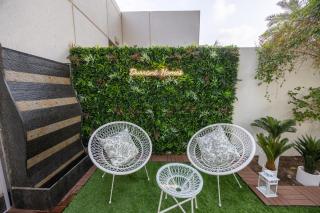 Durrani Homes - The Luxe 4BR Duplex Villa with Private Jacuzzi and Burj Khalifa View - 0