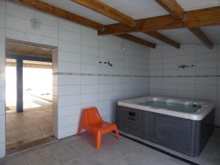 Gîte Brinchette avec piscine intérieure - - 1