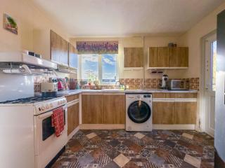 Cosy 2 Bedroom Home - FREE Parking & Garden with BBQ - 7