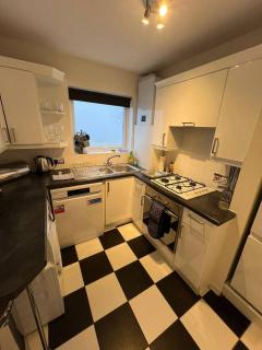 Amazing Sea View 2 bedroom Sleeps 6 - Free Parking - Bournemouth - 4