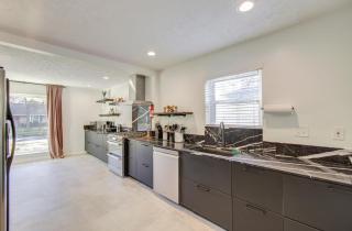 5BD Cozy Rustic Retreat - Pool & Firepit - Houston - 2