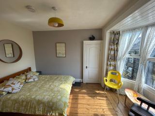 Central Barmouth Town House - Near Beach - Sleeps up to 16! - 2