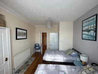 Central Barmouth Town House - Near Beach - Sleeps up to 16! - 3