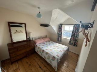 Central Barmouth Town House - Near Beach - Sleeps up to 16! - 3