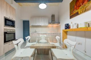 Cozy 3rd-Floor Valletta Apartment by the Seafront by 360 Estates - 8