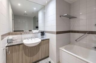 Modern Nomads Elegant Studio in the Heart of CBD with Pool & Balcony - Melbourne - 5