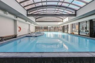 Modern Nomads Elegant Studio in the Heart of CBD with Pool & Balcony - Melbourne - 9