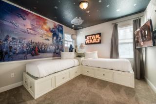 Cozy Home With Private Pool, Air Hockey Table And Themed Room Near Disney With Waterpark Resort Access At Encore Resort - 7458Mr - Kissimmee - 7