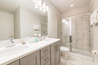 Remarkable Home Near Disney With Theater Themed Rooms With Waterpark Resort Access At Encore Resort - 7660Ff - Kissimmee - 7