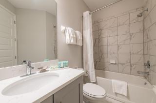 Remarkable Home Near Disney With Theater Themed Rooms With Waterpark Resort Access At Encore Resort - 7660Ff - Kissimmee - 2