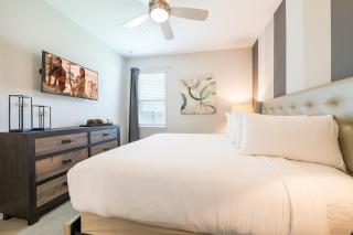 Vibrant Home With Theater Room, Pool Table Near Disney With Waterpark Resort Access At Encore Resort - 7713Gr - Kissimmee - 6