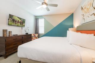Vibrant Home With Theater Room, Pool Table Near Disney With Waterpark Resort Access At Encore Resort - 7713Gr - Kissimmee - 4