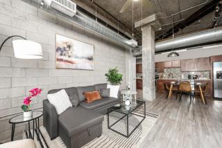 Cozy 2BR-Spring Training! w Pool, Gym & Parking - Tempe - 3