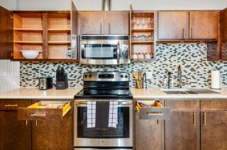 Cozy 2BR-Spring Training! w Pool, Gym & Parking - Tempe - 1
