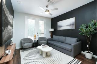 Chic 1BR-w Parking & Pool, Near Rvrwlk & Conv Ctr - San Antonio - 1