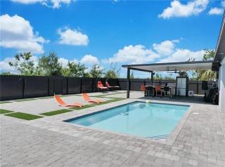SPECTACULAR! Pool Table, Heated Saltwater Pool, Amazing Spaces- Celebration House - Roelens - Cape Coral - 0