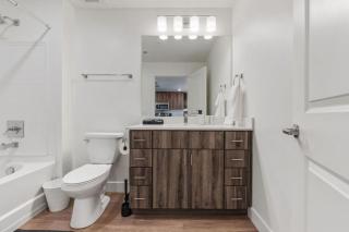 Cozy 1BR w Parking, Near Temple Sq & Delta Ctr - Salt Lake City - 2