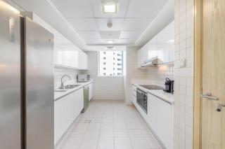 Beachfront Bliss Luxurious 3-BR Stay in JBR - 6