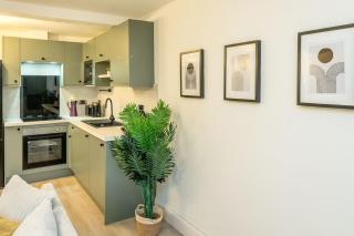Stunning 1 Bed Luxury London Garden Apartment - 6