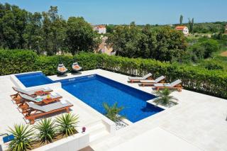 Villa Pino with Pool, Sauna & Jacuzzi 2 - Petrcane - 9