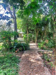 Casa con jardín y parrillero en El Tesoro La Barra - Punta del Este - 2